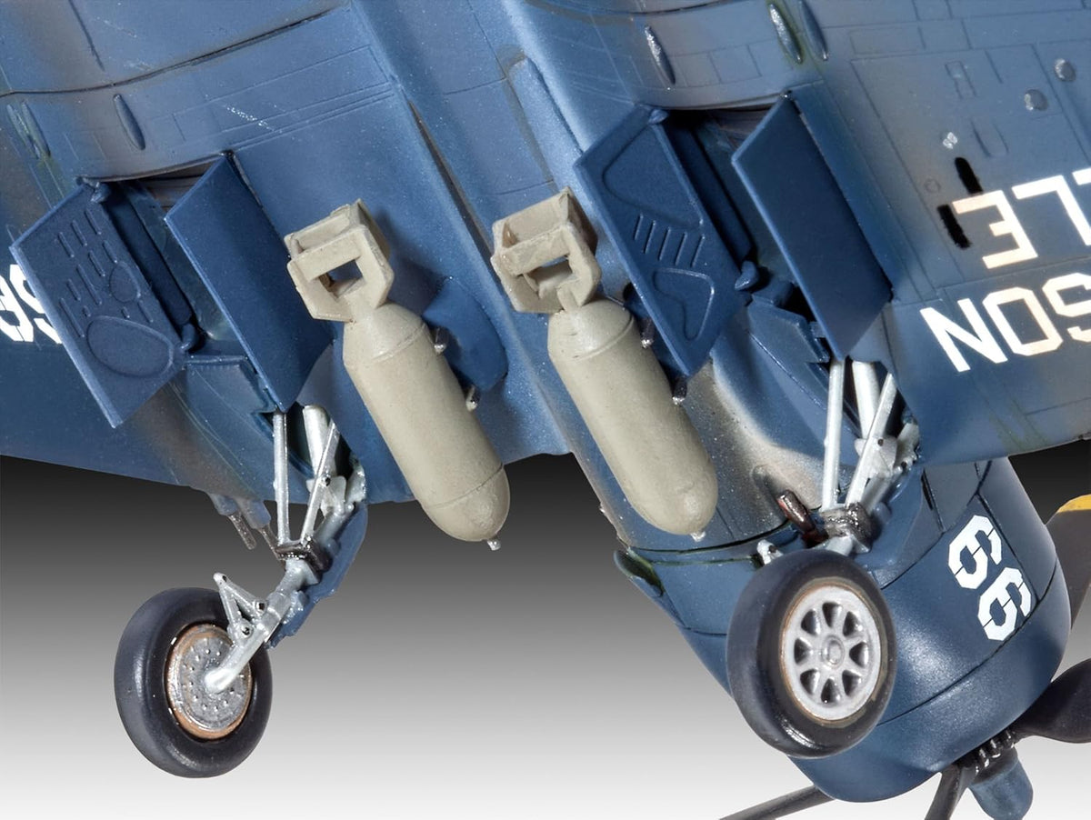 14.8 cm length 17.3 cm spanwidth F4U-4 Corsair Model Kit P480